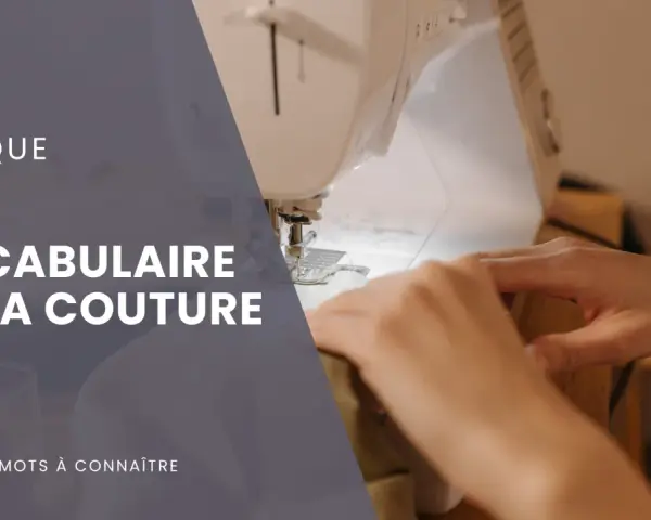 Lexique : Vocabulaire de la couture, tous les mots à connaître. Mains guidant un tissu sous la machine à coudre.