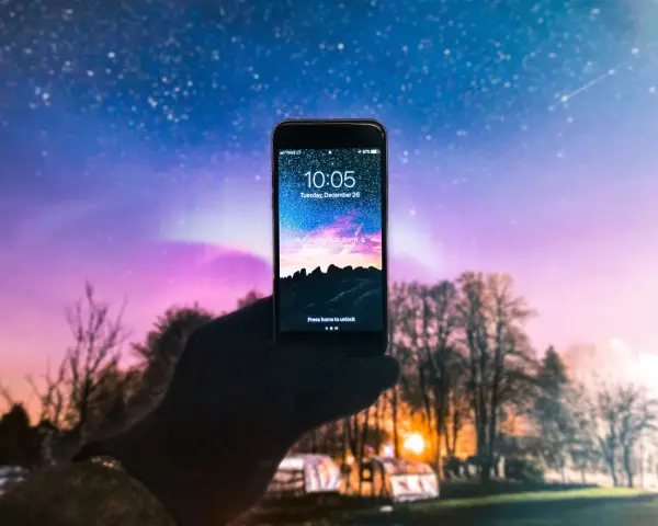 Twój iPhone widzi gwiazdy! Jak zrobić zdjęcie nocnego nieba?