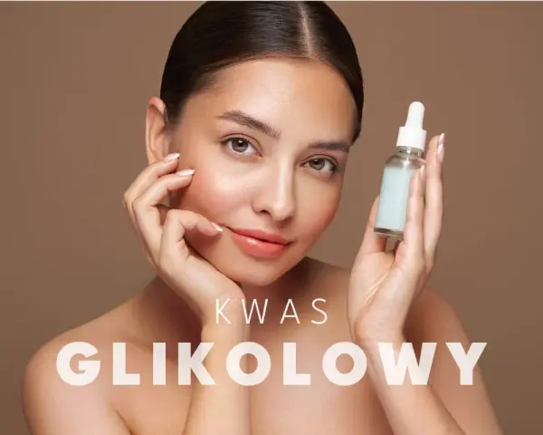 Kobieta z serum z kwasem glikolowym, które pomaga w odnowie skóry.