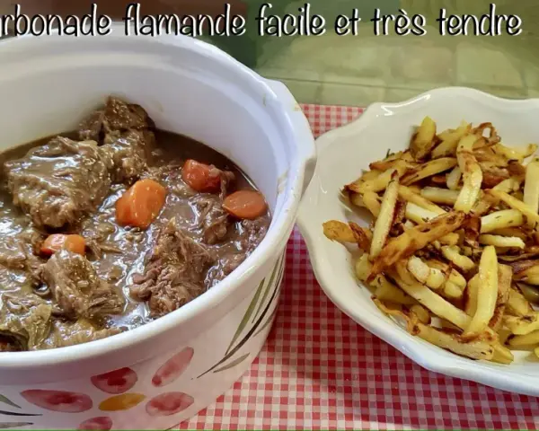 Carbonade flamande Cookeo, un plat mijoté et tendre, servi avec des frites dorées. Un délice réconfortant.