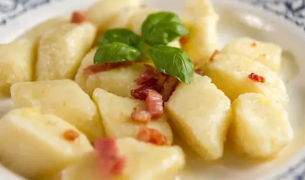 Kluski ziemniaczane: Idealny przepis krok po kroku (sekrety smaku)
