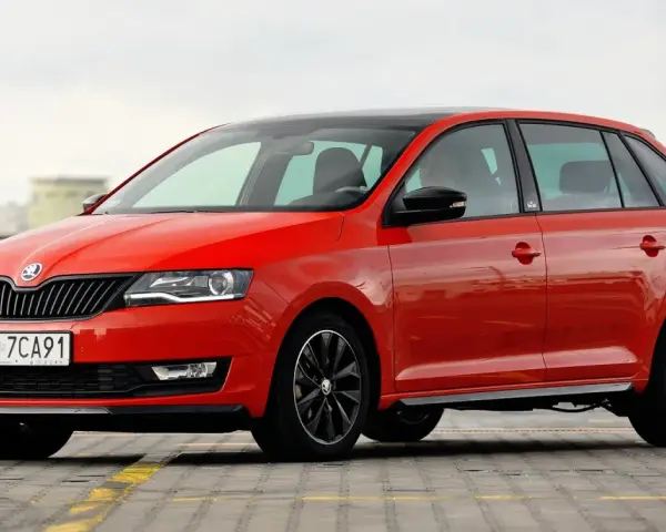 Pojemność baku Skoda Rapid - ile litrów paliwa naprawdę zmieści?
