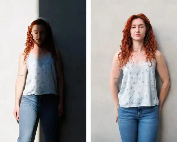 Diptyque : femme rousse aux cheveux bouclés, un côté dans la lumière, l'autre dans l'ombre. Le **contraste photo** accentue son regard pensif.