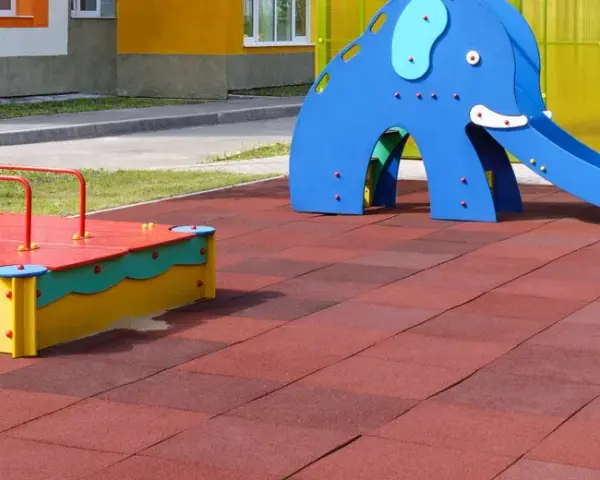 Co ze żłobkami i przedszkolami? Aktualne zmiany i wyzwania dla rodziców