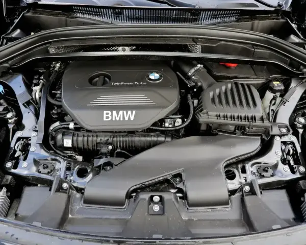 Silnik BMW X1 F48 TwinPower Turbo. Choć marka słynie z niezawodności, warto znać potencjalne wady tego modelu.