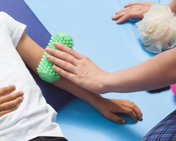 Indywidualny program terapii integracji sensorycznej dla lepszego rozwoju dziecka