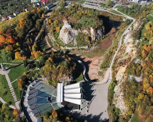 Rezerwat przyrody Kadzielnia: piękno geologii i unikalna fauna
