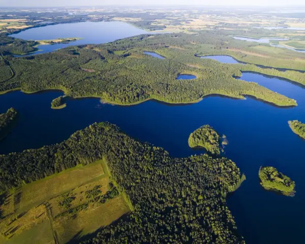 Mazury: Odkryj idealne jezioro! Przewodnik po Warmii i Mazurach