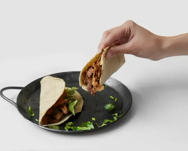Kebab w tortilli: Ile kalorii? Poznaj fakty i jedz świadomie!