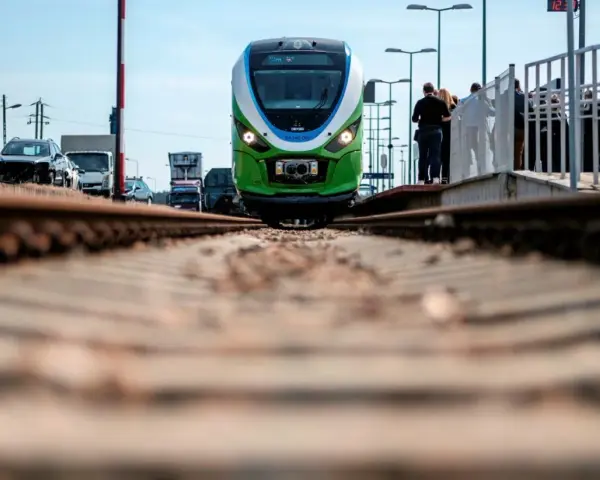 Pociąg TLK co to znaczy? Poznaj jego znaczenie i cechy podróży