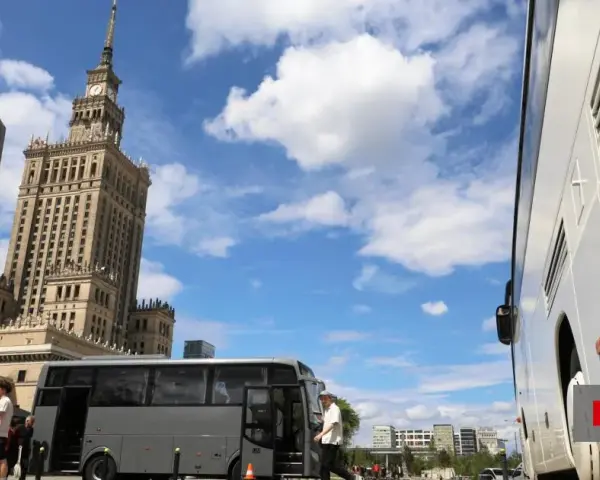 Gdzie jest przystanek Big Bus Warszawa? Start z Dworca!