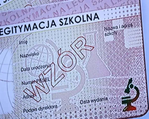 Legitymacja szkolna, wzór dokumentu z danymi ucznia i mikroskopem. Czy legitymacja szkolna jest obowiązkowa? Sprawdź!