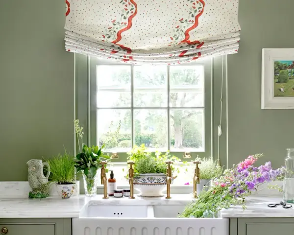 Visillos de cocina: Guía experta para luz, estilo y fácil limpieza