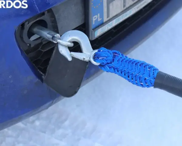 Awaria? Toyota Avensis: Gdzie jest zaczep holowniczy i jak go zamontować?