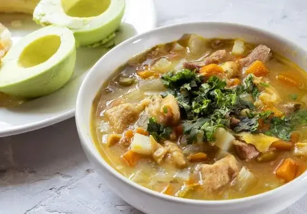 Sopa de Mondongo Colombiano: Receta Auténtica y Trucos de Experto