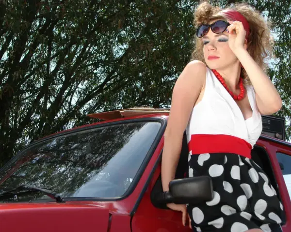 Impreza w stylu PRL wystrój - stwórz niezapomnianą atmosferę retro