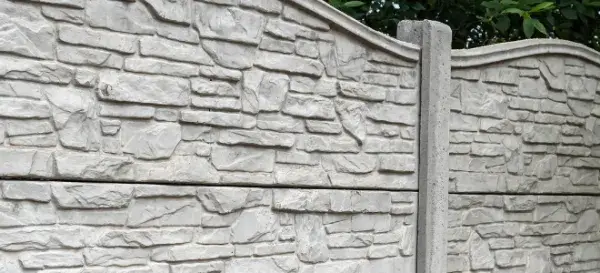 Czym pomalować płot betonowy, aby uniknąć łuszczenia i zniszczeń?