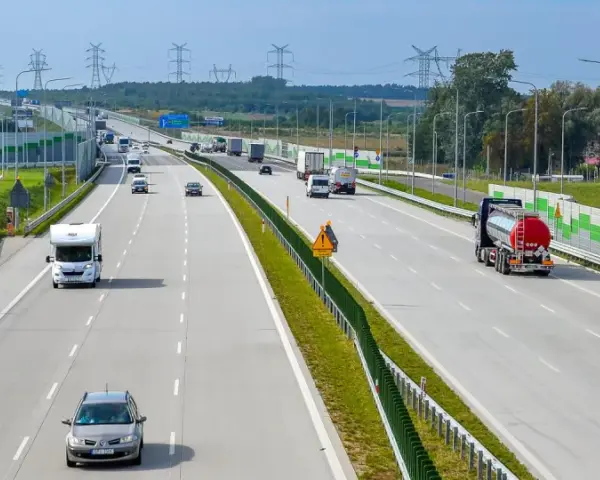 Kto jest właścicielem autostrady A1? Poznaj struktury i udziały