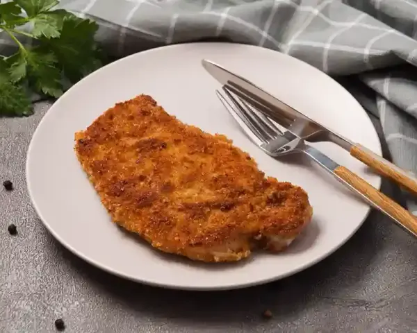 Ile kalorii ma kotlet z kurczaka? Zaskakujące różnice w kaloryczności