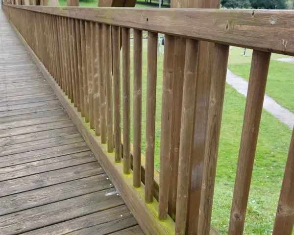 Jak zrobić balustradę balkonową drewnianą - proste kroki i porady