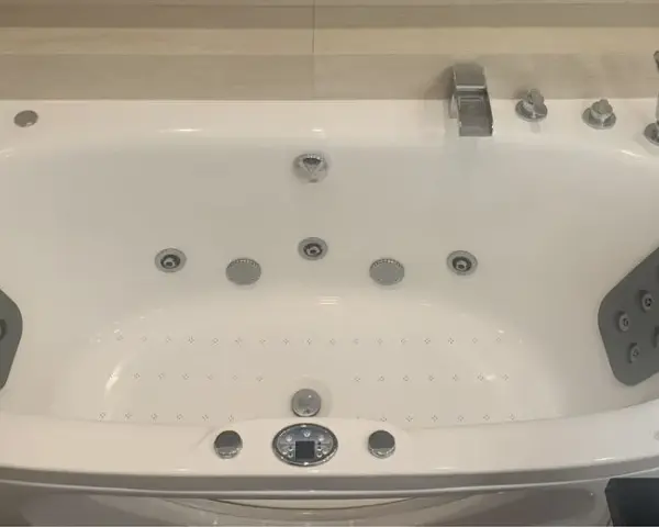 Luksusowe wanny z hydromasażem Victory Spa - poznaj modele i ceny