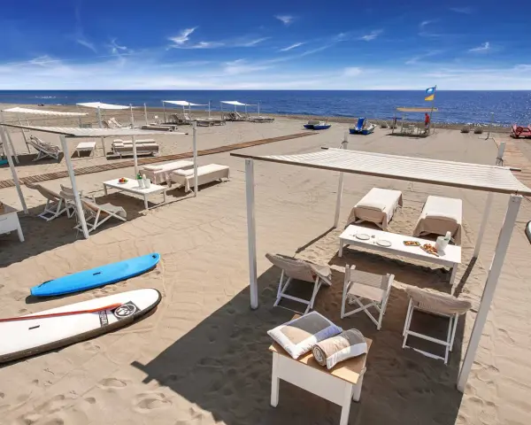 Hotel Forte dei Marmi: Guida Lusso, Spiagge Private e Prezzi