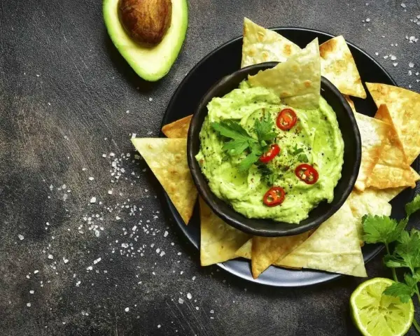 Guacamole do nachos: Przepis, triki i jak uniknąć wpadek!