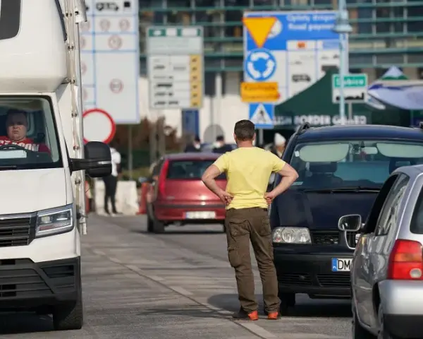 Najlepsza trasa z UK do Polski: uniknij kosztów i zatorów w podróży