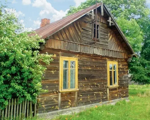Jak urządzić stary drewniany dom: praktyczne porady i inspiracje