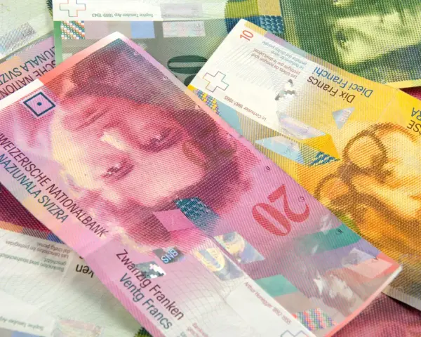Upadłość biura podróży? Sprawdź, jak odzyskać pieniądze i co robić