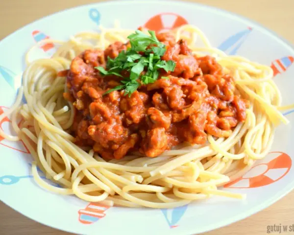 Proste spaghetti: przepis na idealny obiad w 30 minut!