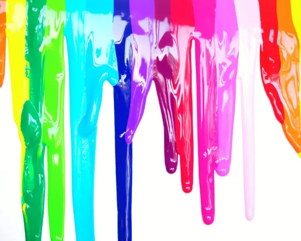 Peinture acrylique brillante dégoulinant en arc-en-ciel. Découvrez comment rendre une peinture acrylique brillante pour un effet éclatant.