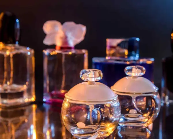 Wie lange hält Parfum? Tipps zur Haltbarkeit und Aufbewahrung