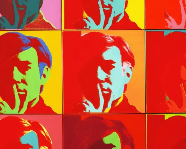 Série d'autoportraits d'Andy Warhol en sérigraphie, aux couleurs vives et contrastées, évoquant le pop art.