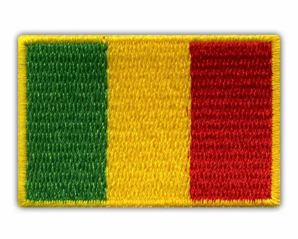 Naszywka z flagą Mali, pionowe pasy zielony, żółty, czerwony, otoczone żółtą ramką.
