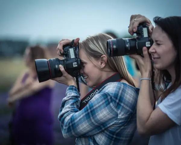Profesjonalny fotograf: Kiedy to inwestycja w trwałe wspomnienia?