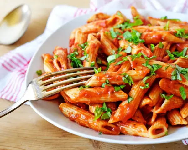 Sos Arrabbiata: Z czym serwować? Niezwykłe pomysły i inspiracje