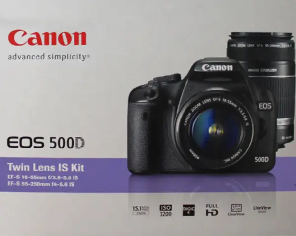 Canon EOS 500D z dwoma obiektywami, idealny do uchwycenia każdej chwili.