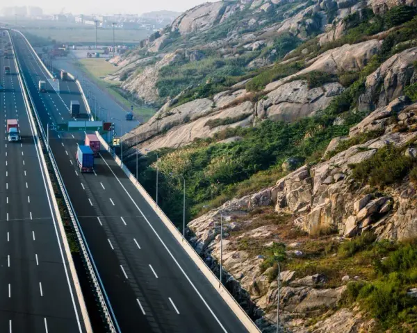 Ile jechać na autostradzie, aby uniknąć mandatów i zapewnić bezpieczeństwo?