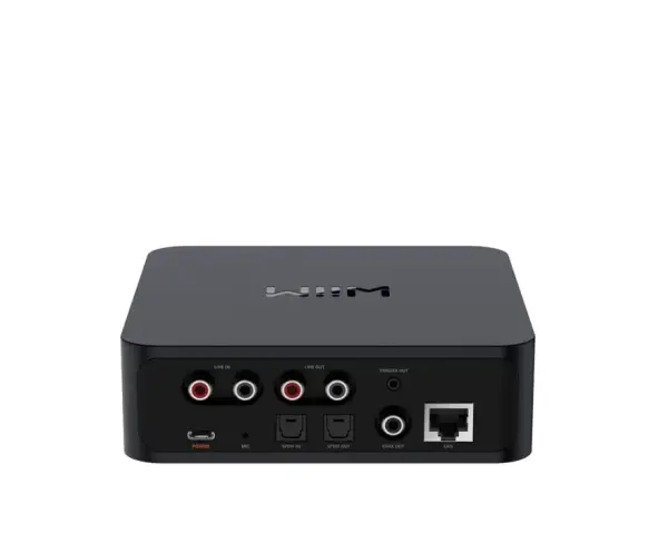 Czarny streamer audio z licznymi wejściami i wyjściami: Line In/Out, Trigger Out, Mic, SPDIF In/Out, Coax Out, LAN.