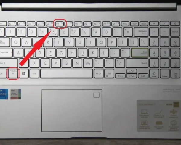 Skrót klawiszowy jak wyłączyć ekran w laptopie: naciśnij Fn + F6. Klawisz F6 z ikoną ekranu jest podświetlony.