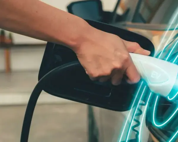 Ile kosztuje naładowanie samochodu elektrycznego na stacji? Sprawdź ceny!
