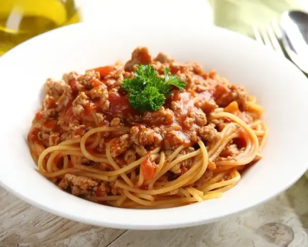 Pyszne spaghetti z sosem bolońskim – prosty przepis na każdy dzień