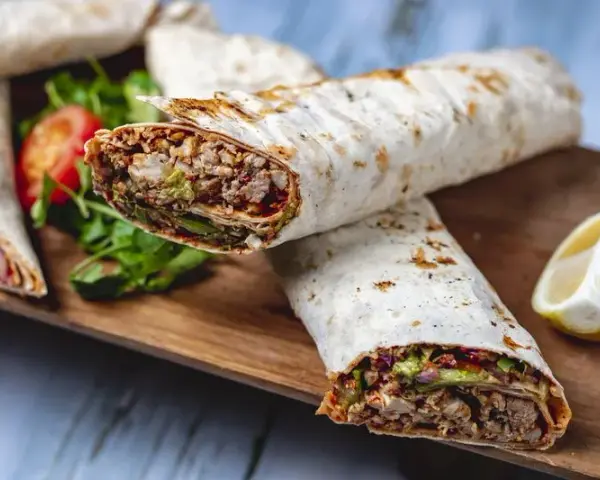 Skąd pochodzi kebab? Prawdziwa historia zaskoczy Polaków!