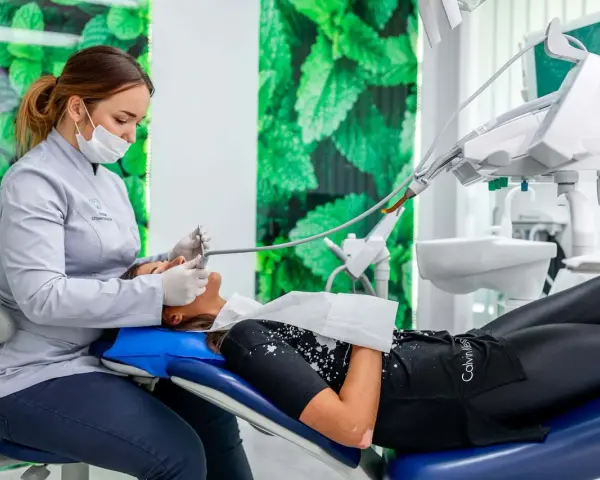 Myślisz o dentyście w Niemczech? Sprawdź koszty i oszczędzaj!