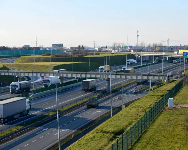 Czy autostrada A2 jest przejezdna? Sprawdź aktualne utrudnienia i opłaty