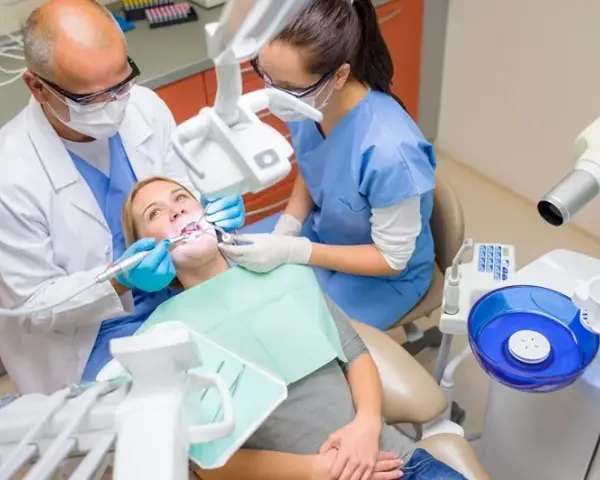 Czy na sorze jest dentysta? Dowiedz się, gdzie szukać pomocy stomatologicznej