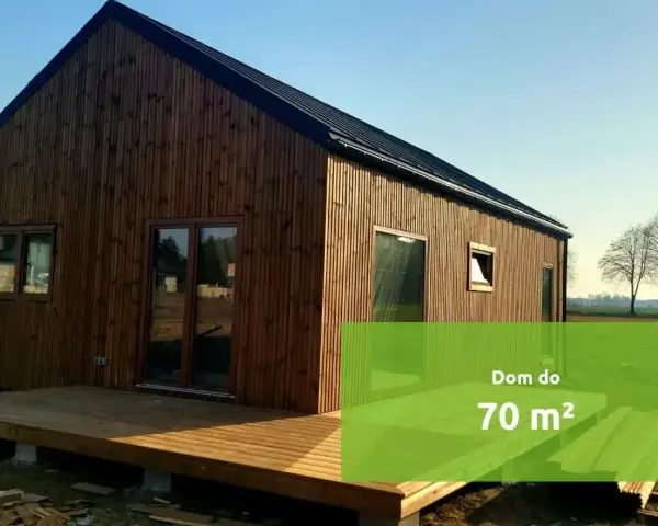 Drewniany dom do 70 m² z tarasem. Czy dom na zgłoszenie można sprzedać? Zapytaj o szczegóły.