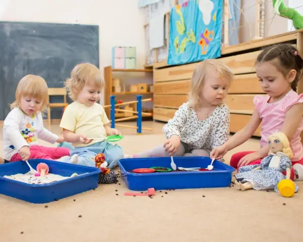 Co robią dzieci w żłobku? Zobacz, jak rozwijają się każdego dnia