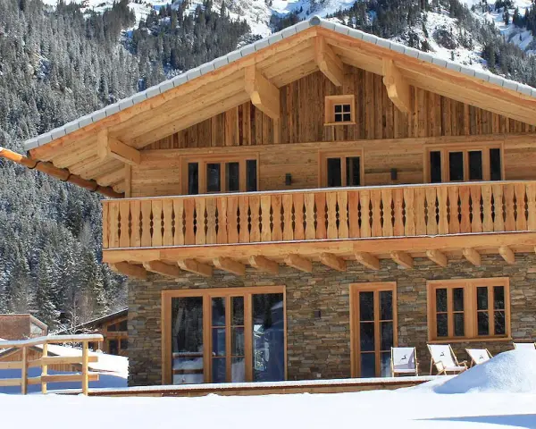 Affitta Chalet Montagna: Guida Completa & Offerte 2025